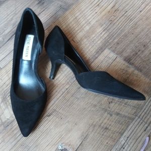 Steve Madden Shoes - Steve Madden Black Suede Pointed Toe Heels EUC Steve Madden Shoes - Steve Madden Black Suede Pointed Toe Heels EUC